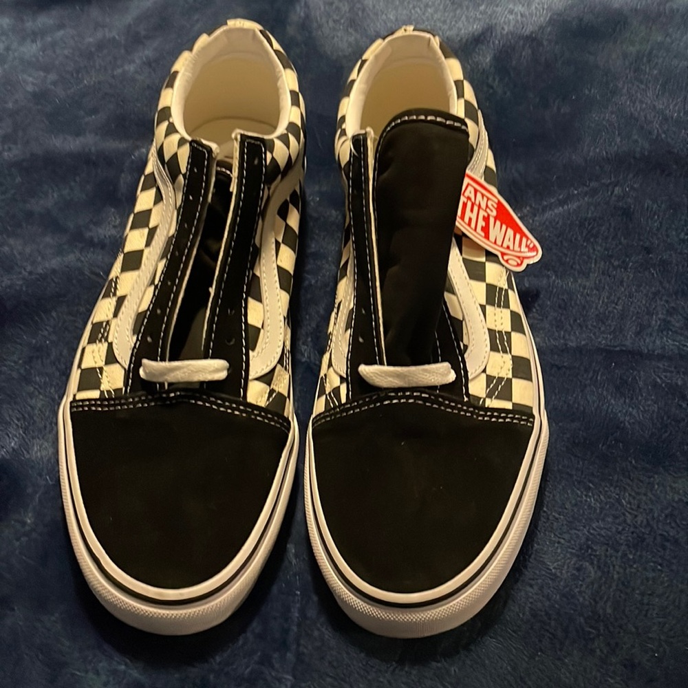 Unisex Vans checkered.